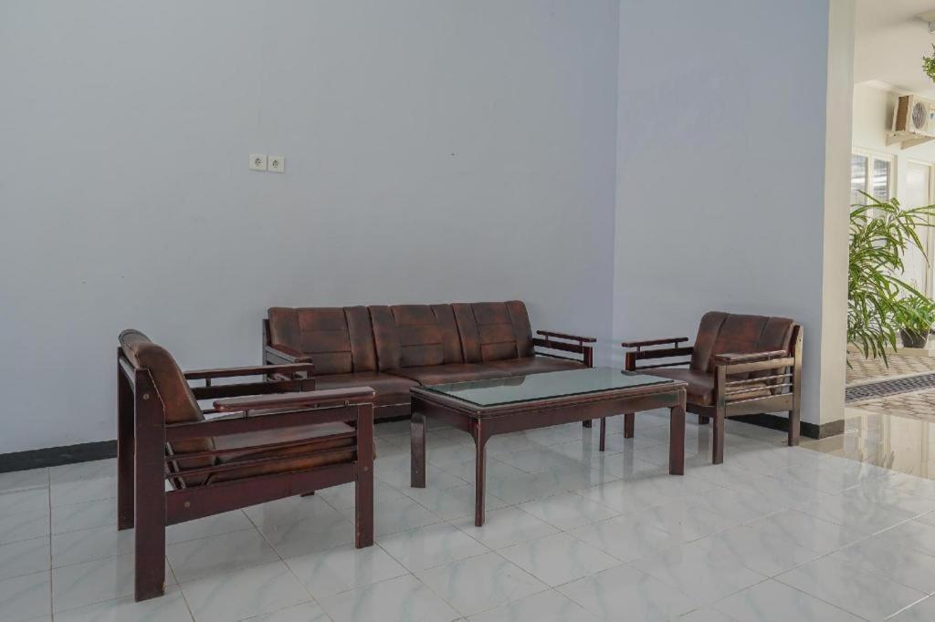 Oyo 477 Raka Residence Syariah Purwoharjo Banyuwangi Banyuwangi  Zewnętrze zdjęcie