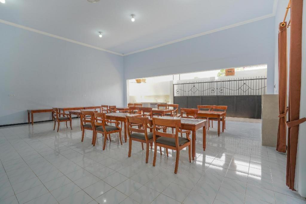 Oyo 477 Raka Residence Syariah Purwoharjo Banyuwangi Banyuwangi  Zewnętrze zdjęcie