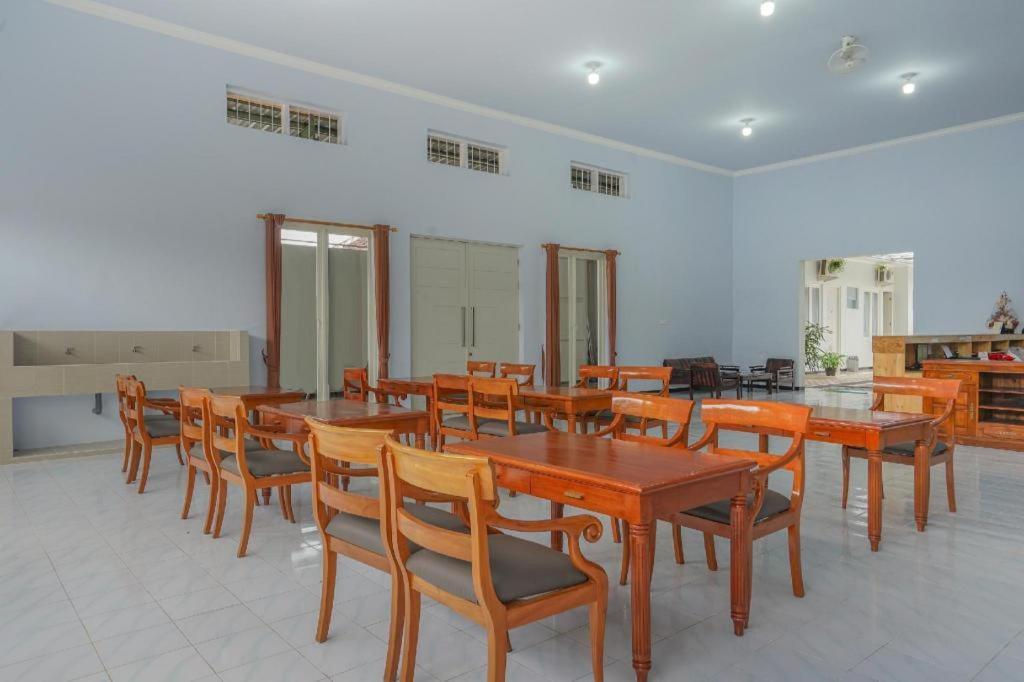 Oyo 477 Raka Residence Syariah Purwoharjo Banyuwangi Banyuwangi  Zewnętrze zdjęcie